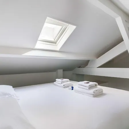 Saint Charles Expo Apartment