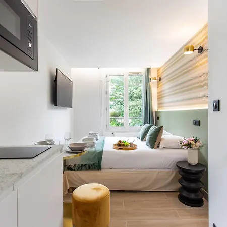 Saint Charles Expo Apartment