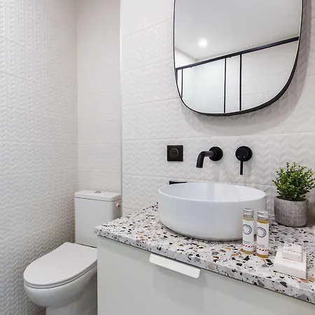 Saint Charles Expo Apartment *