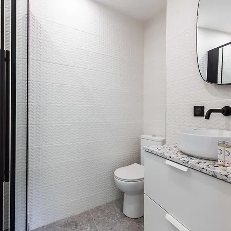 Saint Charles Expo Apartment